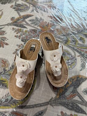 Women's White Floral Buckle Wedge Sandals